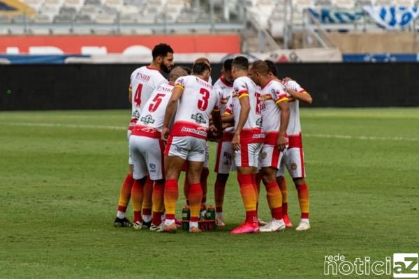 Santos se classifica na Copa do Brasil, mas passa vergonha