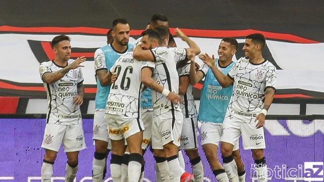 Corinthians vence o Athletico Paranaense em Curitiba e embala no Brasileirão