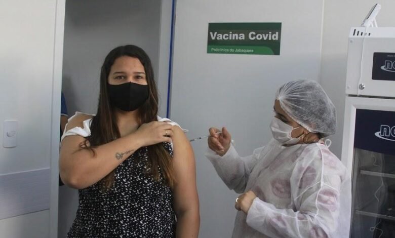 Baixada Santista prossegue com vacinação contra a Covid para adolescentes