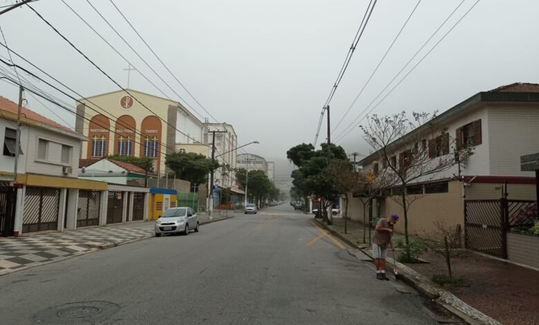 Baixada Santista é coberta pela neblina