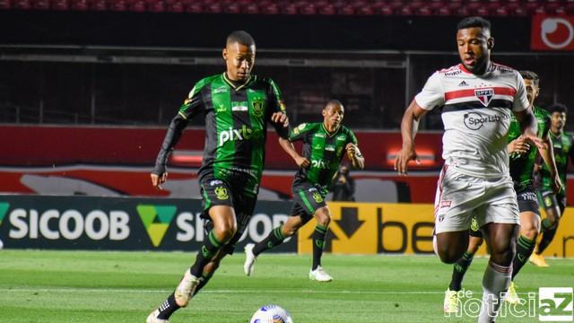 São Paulo tropeça para o América-MG e não embala no Brasileirão