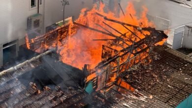 Chalé é atingido por incêndio em Santos