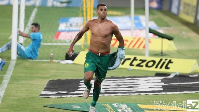 Santos perde para o Cuiabá no Brasileirão e pressão sobre Fernando Diniz cresce