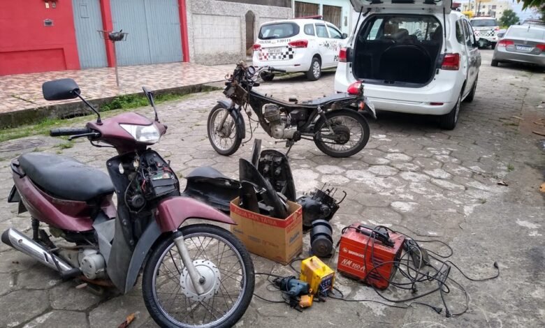 Imóvel usado para desmanche de motos é descoberto em São Vicente