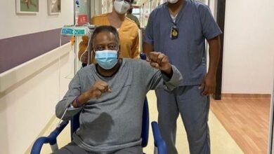Pelé solta a voz e mostra que está em plena recuperação