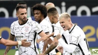 Róger Guedes brilha e Corinthians vence o clássico contra o Palmeiras