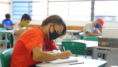 Governo de São Paulo detalha retorno das aulas presenciais obrigatórias