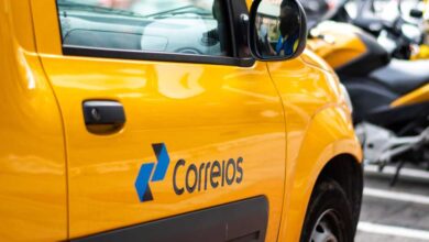 Van dos Correios é roubada e as encomendas são achadas no lixo