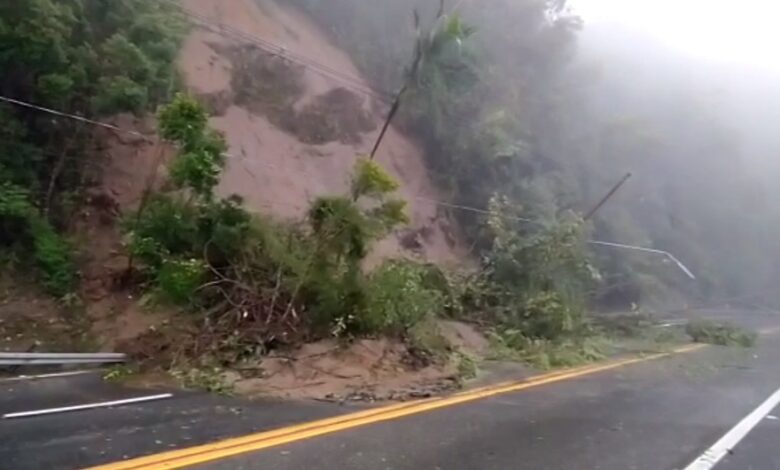 Barreiras caem no trecho de serra da Rodovia dos Tamoios