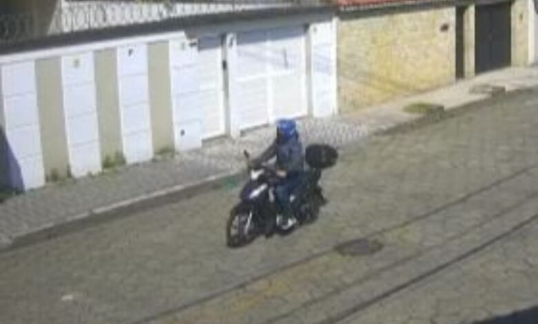Motociclista molesta criança e jovem em São Vicente e vai preso