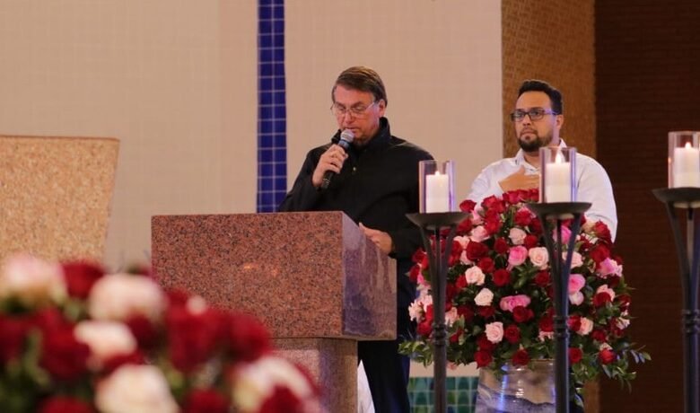 Após visitar Aparecida, Bolsonaro volta ao Guarujá