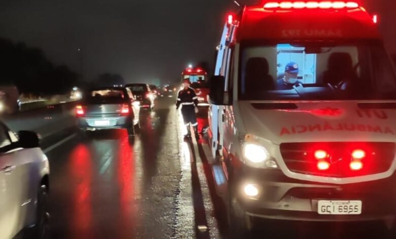 Mulher é atropelada na Expressa Sul de Praia Grande e morre