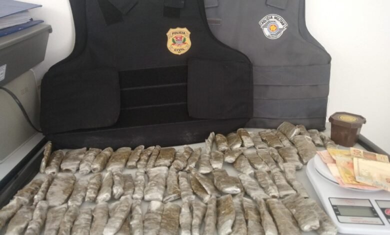 Polícia encontra droga dentro de carro e prende jovem em Ilhabela