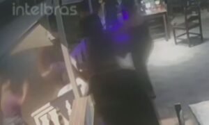 Mulher é agredida por homem em restaurante de Cananéia