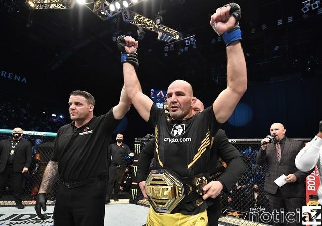 Aos 42 anos, Glover Teixeira é o campeão mais velho da era moderna do UFC