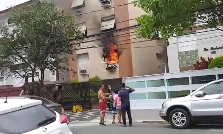 Apartamento pega fogo e provoca tumulto em Santos