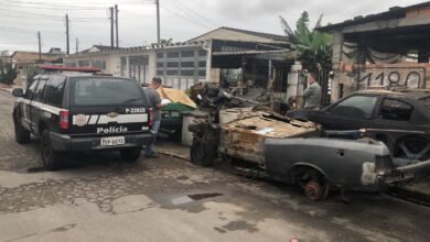 Polícia autua dono de ferro velho por ligação clandestina