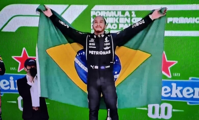 Lewis Hamilton tem desempenho épico e vence o GP de São Paulo da Fórmula 1
