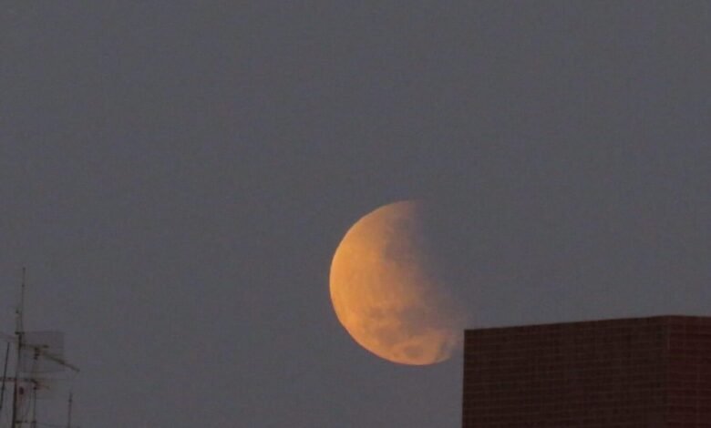 Brasil presencia maior eclipse lunar em 580 anos
