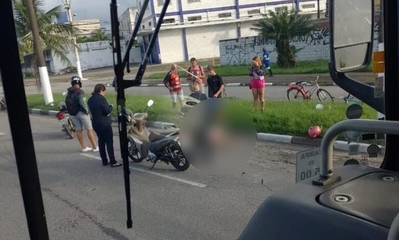 Mulher bate em poste com a moto e morre no Guarujá