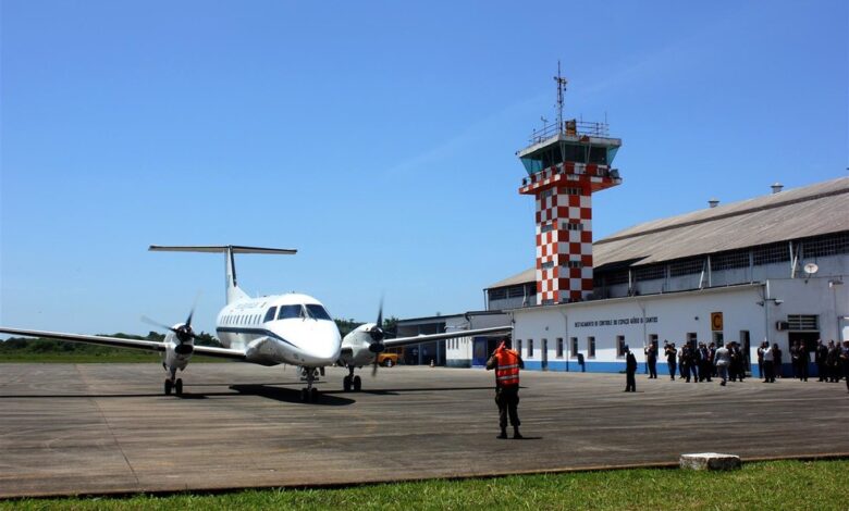 Prefeitura de Guarujá assina termo de liberação de R$ 10 mil para o início das obras do Aeroporto Civil Metropolitano