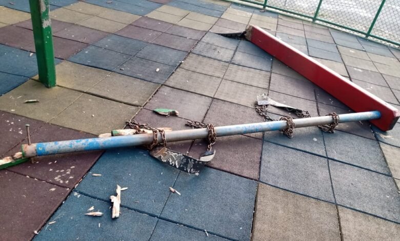 Brinquedo de parque de Santos quebra e criança é ferida na cabeça