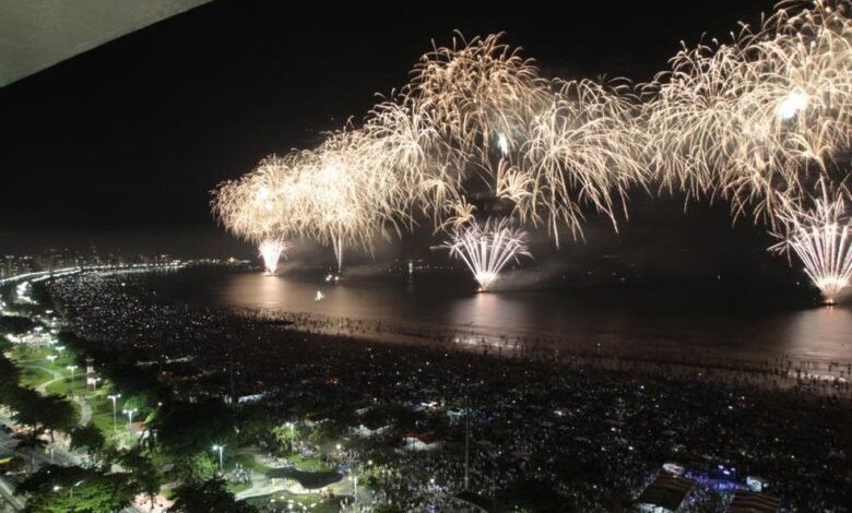 Santos terá praias liberadas, mas restrições em locais e estabelecimentos no Réveillon