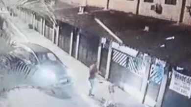 Suspeito de feminicídio é flagrado por câmeras em São Vicente