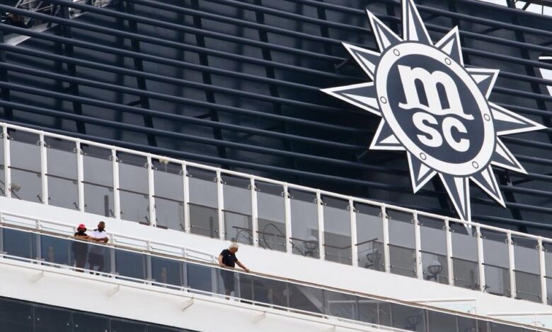 Começa a quarentena do cruzeiro MSC Splendida no Porto de Santos