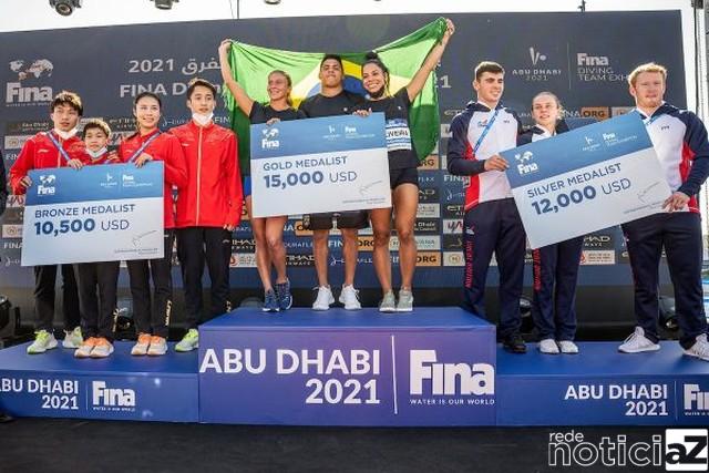 Brasil fatura o ouro nos saltos ornamentais por equipes