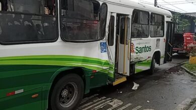 Caminhão bate em ônibus em Santos e deixa feridos