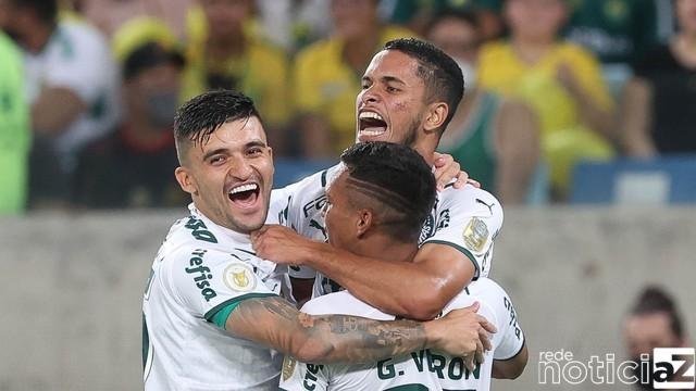 Palmeiras celebra a Libertadores vencendo o Cuiabá no Brasileirão
