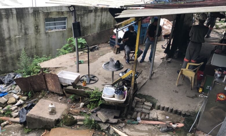 Proprietário de ferro velho é preso por furto de energia em São Vicente