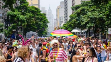 Carnaval de rua é cancelado em São Paulo, mas desfiles no Sambódromo é mantido