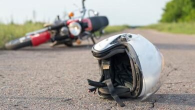 Motociclista bate contra poste em rodovia de Caraguatatuba e morre