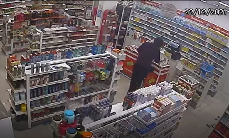 Jovem é preso e indiciado por roubo a farmácia em Itanhaém