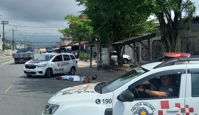 Mulher é esfaqueada em ponto de ônibus e morre em Praia Grande