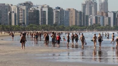 Apesar do tempo instável, público vai curtir o primeiro dia do ano na praia