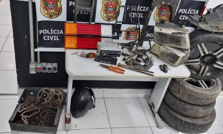 Homem é preso e adolescente é apreendido com moto furtada em Peruíbe