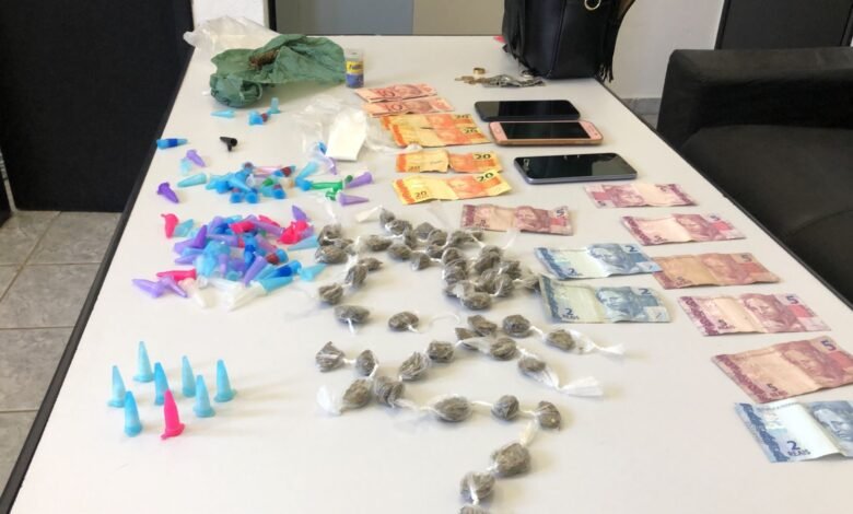 Casal acusado de tráfico de drogas é preso