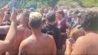 Fim de semana de Bolsonaro no Litoral é de passeio com moto aquática