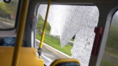 Dupla comete vandalismo contra ônibus e vai presa