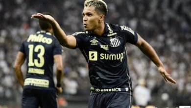 Santos vence Corinthians