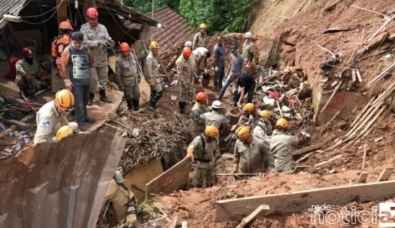 Chega a 198 o número de mortos confirmadas em Petrópolis