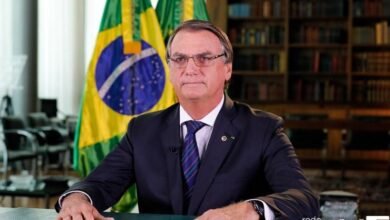 Bolsonaro recebe alta hospitalar após ser internado devido a desconforto no intestino
