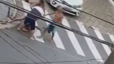 Adolescente é espancado por populares após roubo em Praia Grande