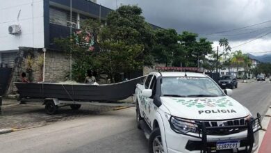 Polícia Ambiental recupera embarcação furtada em Ubatuba