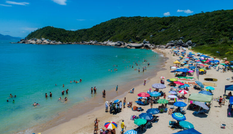 Mais de 30 praias estão impróprias para o banho no Litoral Norte