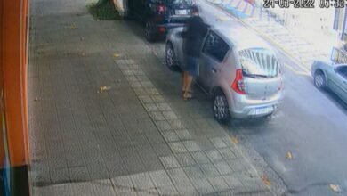Carro é furtado em via movimentada de Guarujá e em plena luz do dia