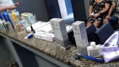 Dupla acusada de furtar farmácia de São Vicente é presa